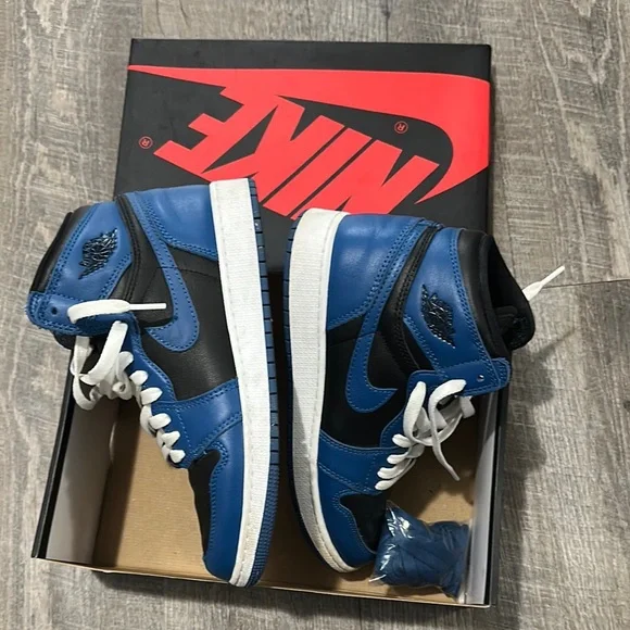 Nike Air Jordan 1 Retro High OG Blue Black Sneakers - Picture 9 of 12
